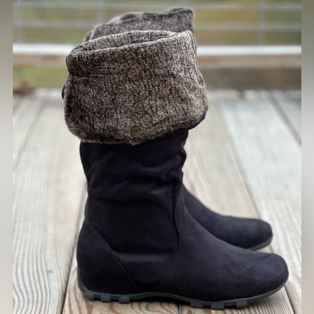 SODA Taylar Women's Faux Fur Boots Size 10M